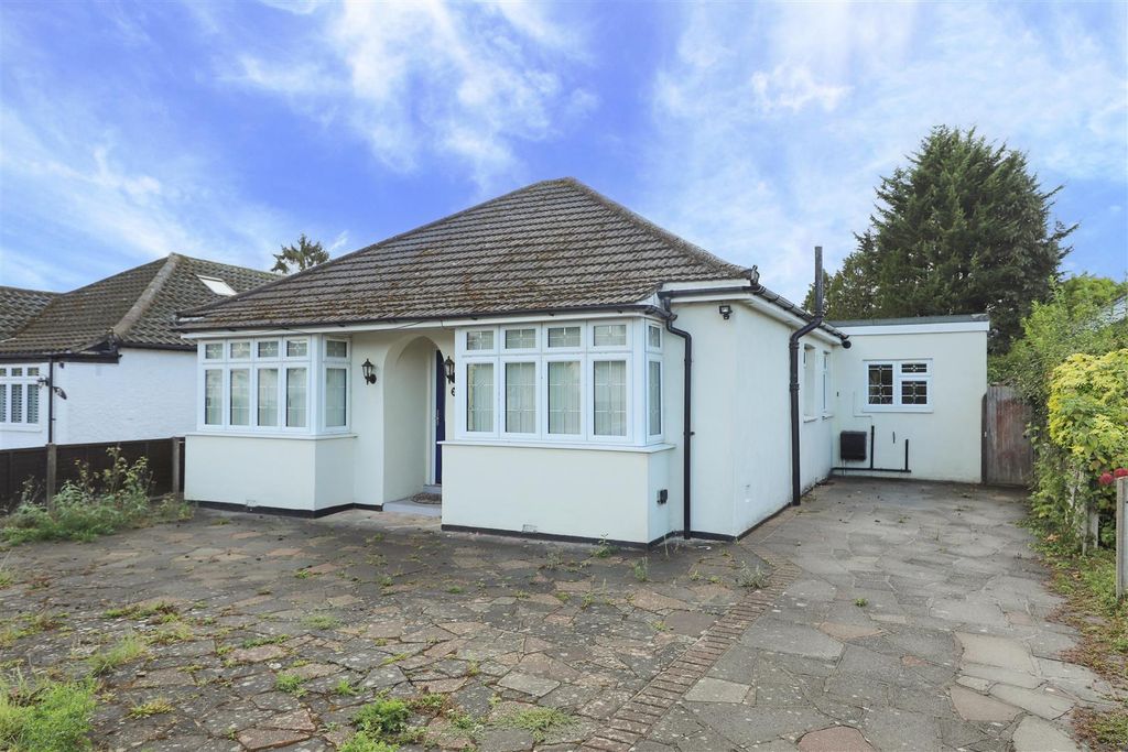 Property photo 1 of 11 Front