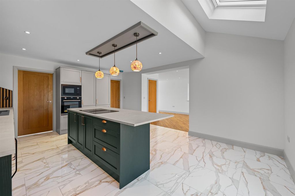 Property photo 3 of 26 4 Belvoir Lane-3.Jpg