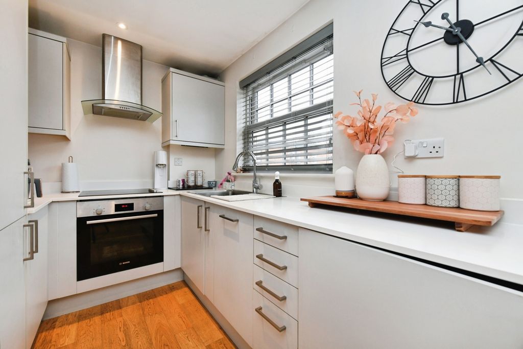 Property photo 3 of 15 Pbox-Img.Jpg