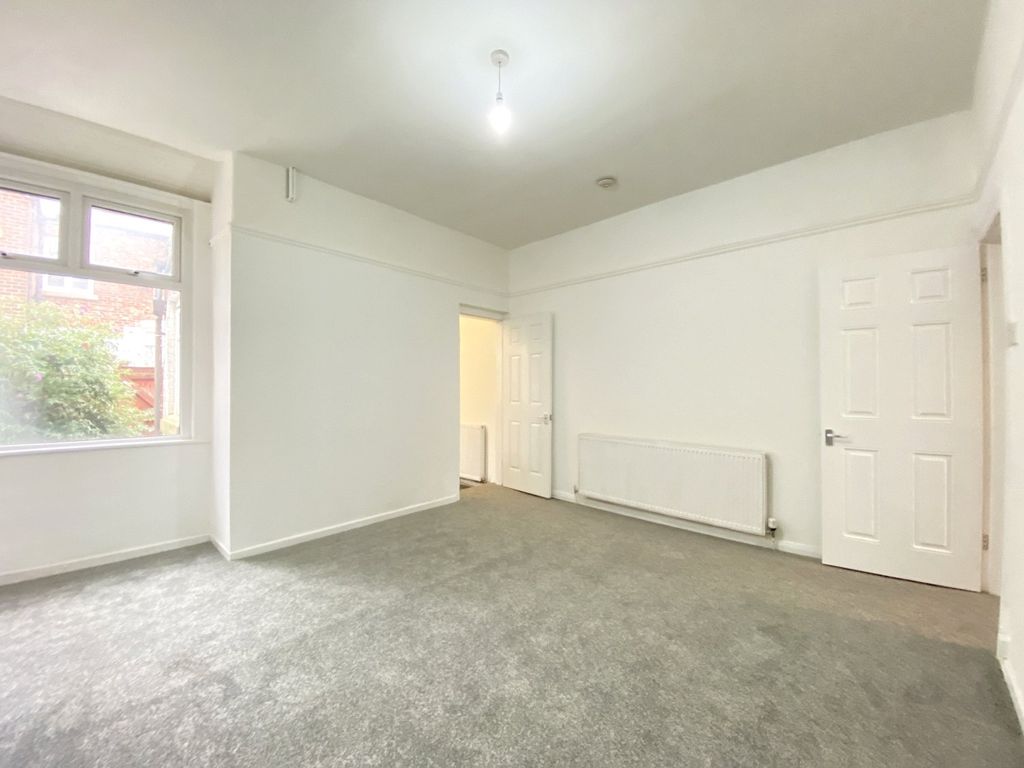 Property photo 3 of 16 Picture No. 10