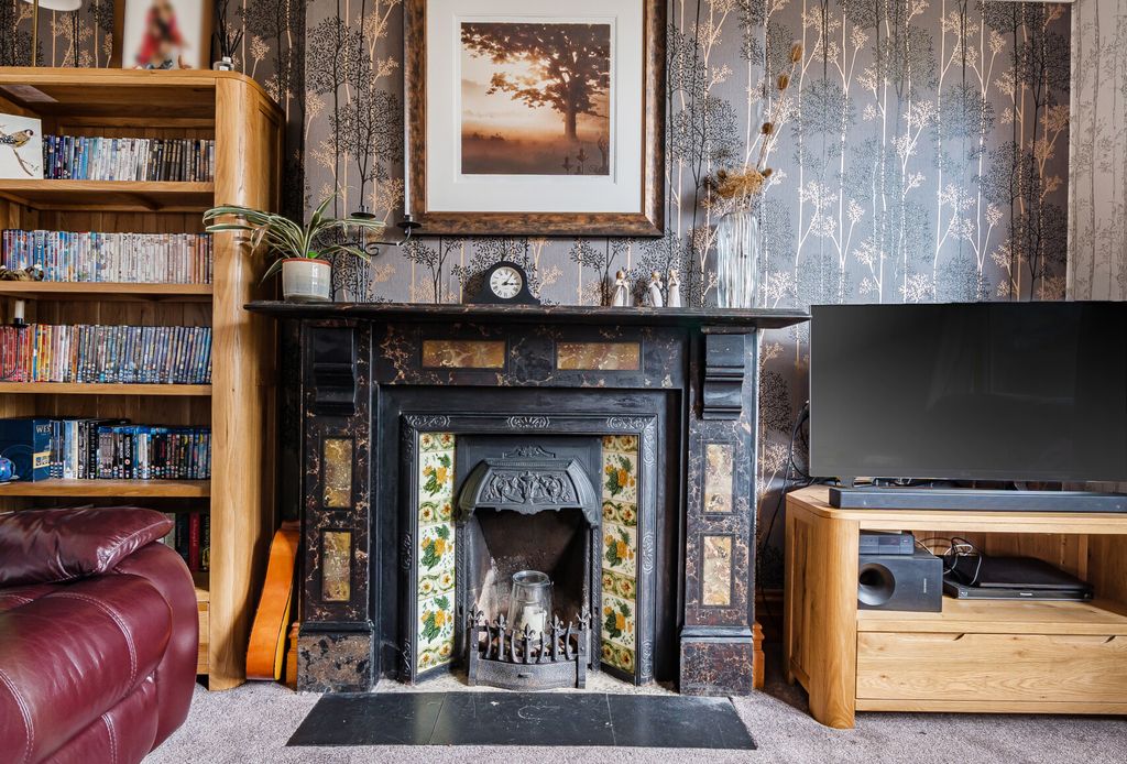 Property photo 3 of 20 1405355-10-697A3B...