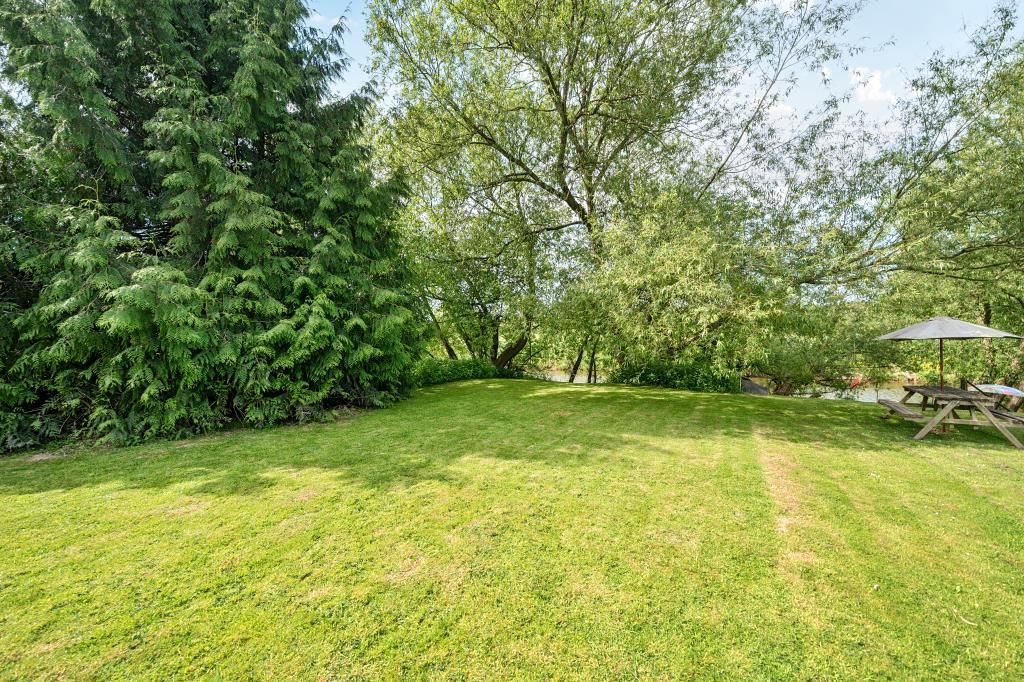 Property photo 3 of 26 Photos