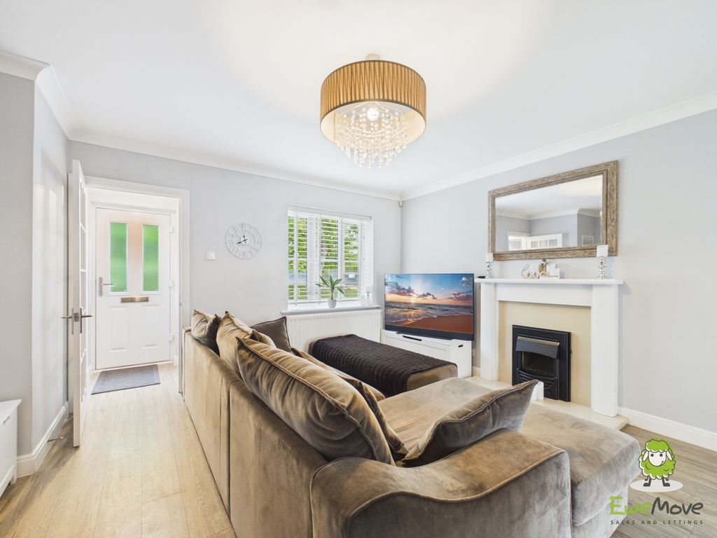 Property photo 3 of 25 Ewemove Estate Agents Basingstoke