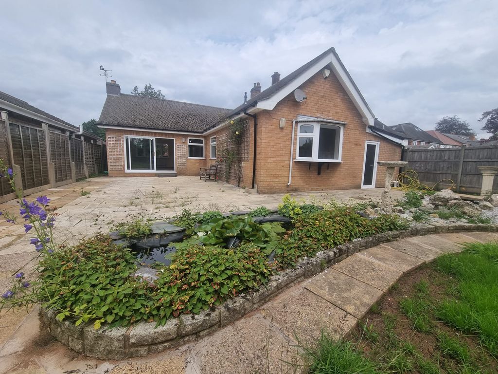Property photo 1 of 18 House And Pond