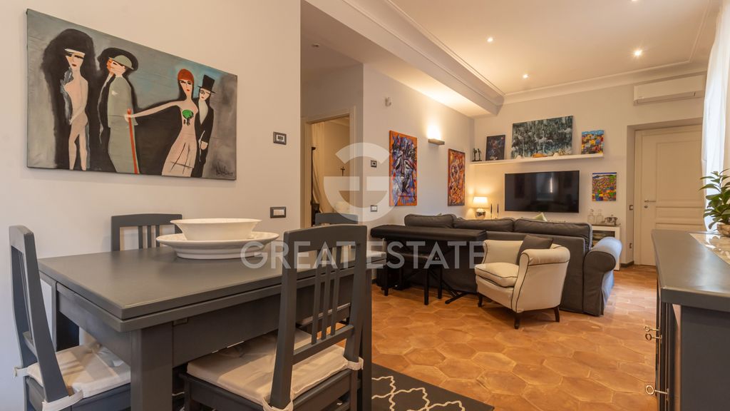 Property photo 2 of 35 Interiors