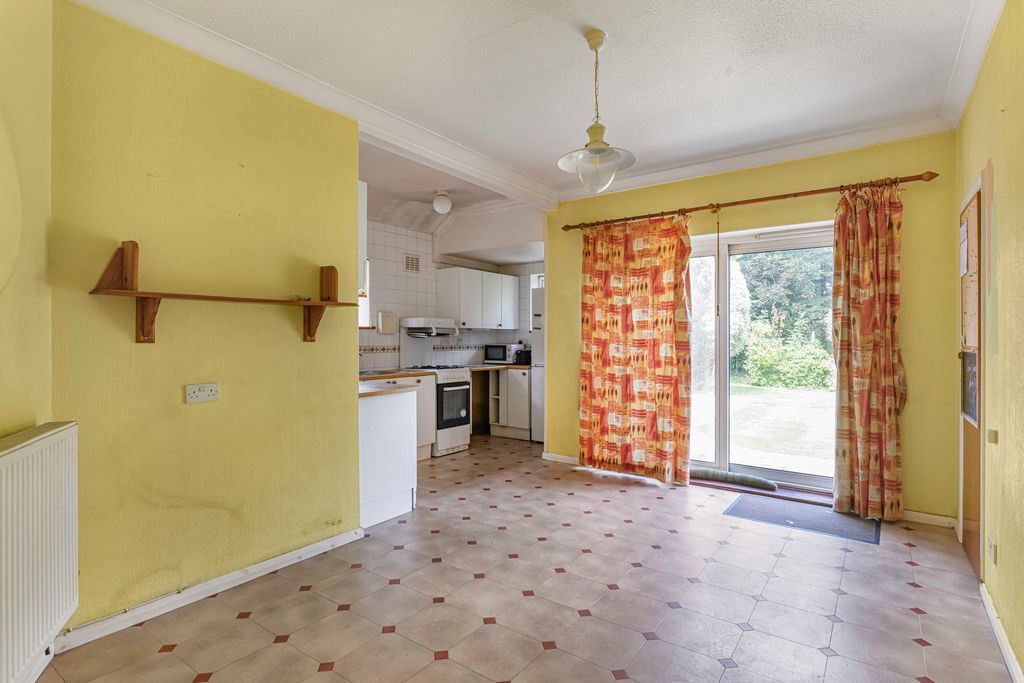 Property photo 3 of 20 Dining Area