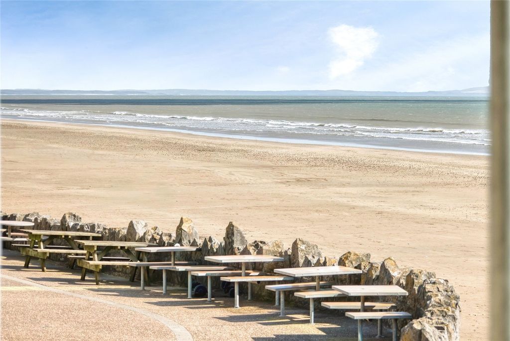 Property photo 2 of 22 Picture No. 30