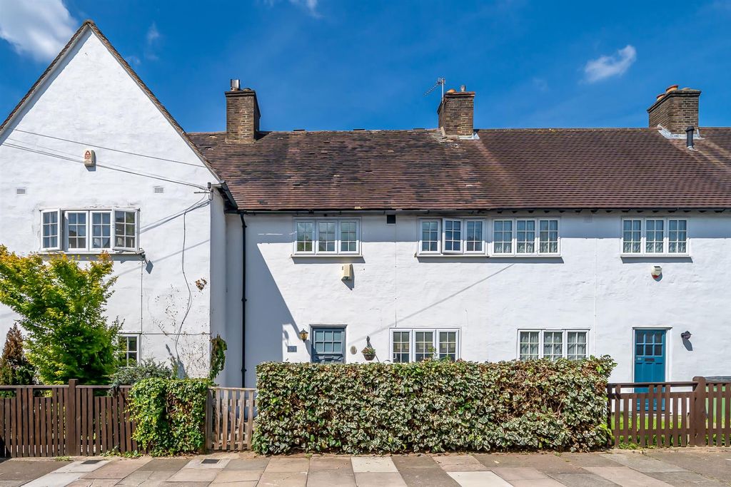 Property photo 1 of 17