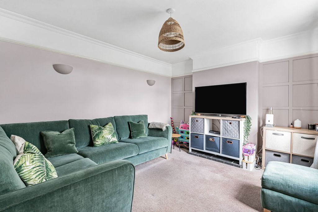 Property photo 2 of 17