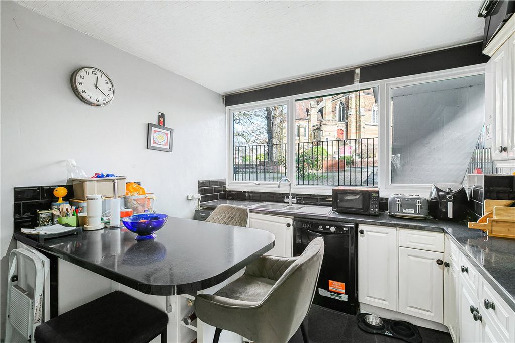 Property photo 2 of 14 Kitchen