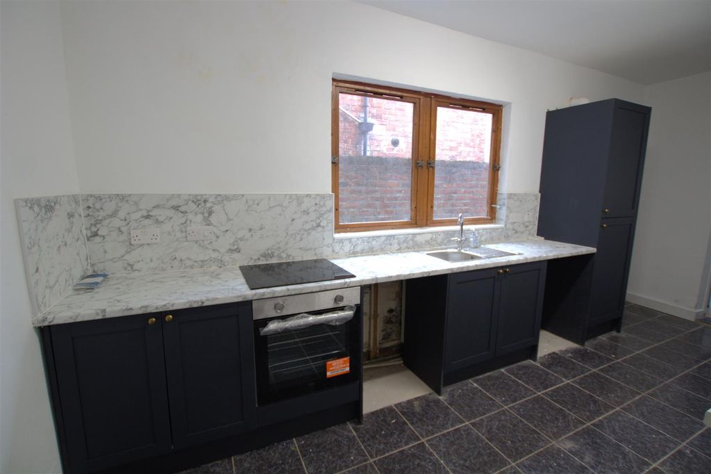 Property photo 3 of 16 Kitchen.Jpg