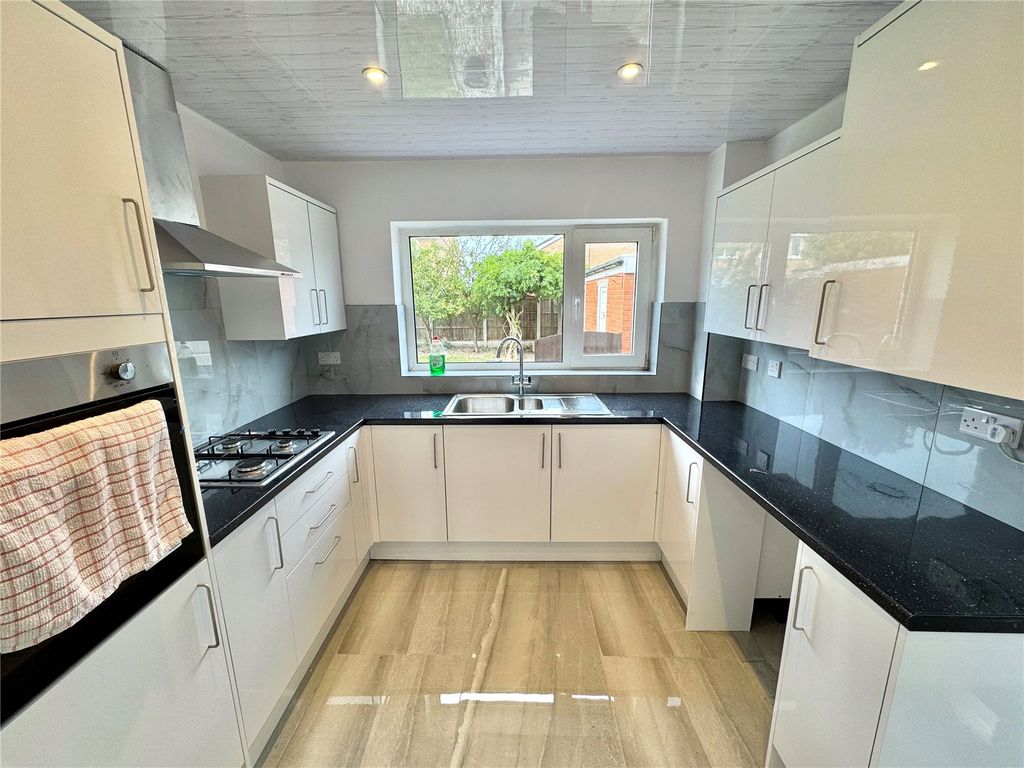 Property photo 3 of 19 Picture No. 13