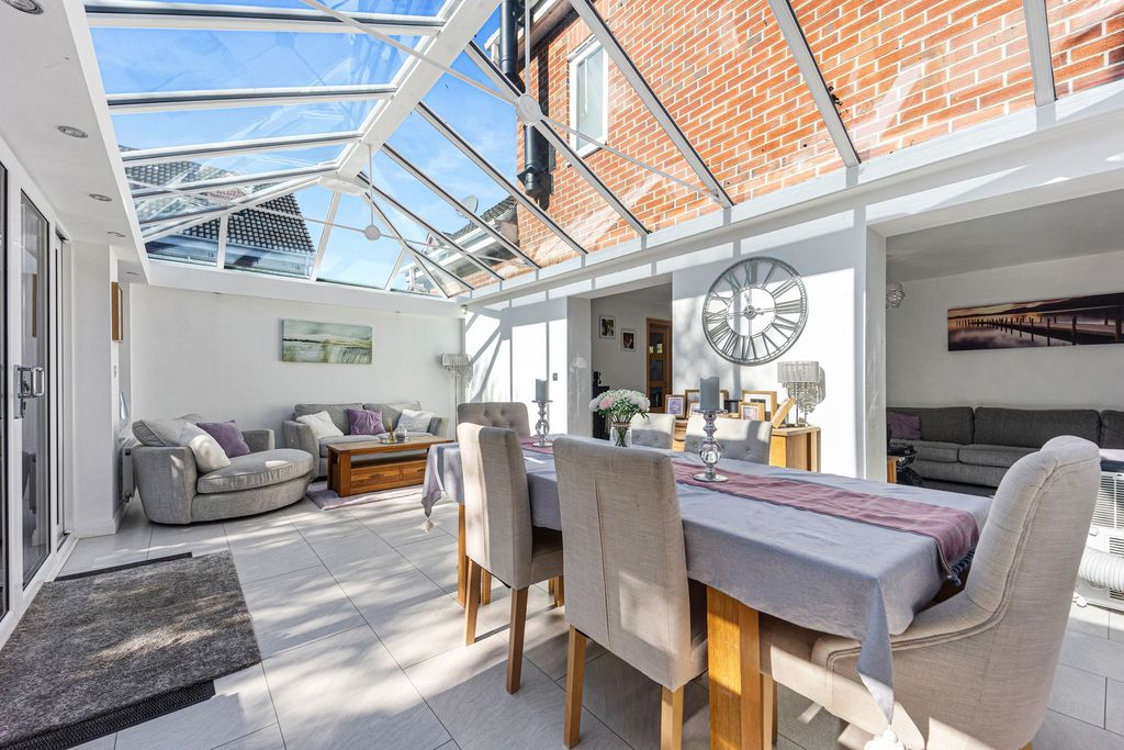 Property photo 3 of 43