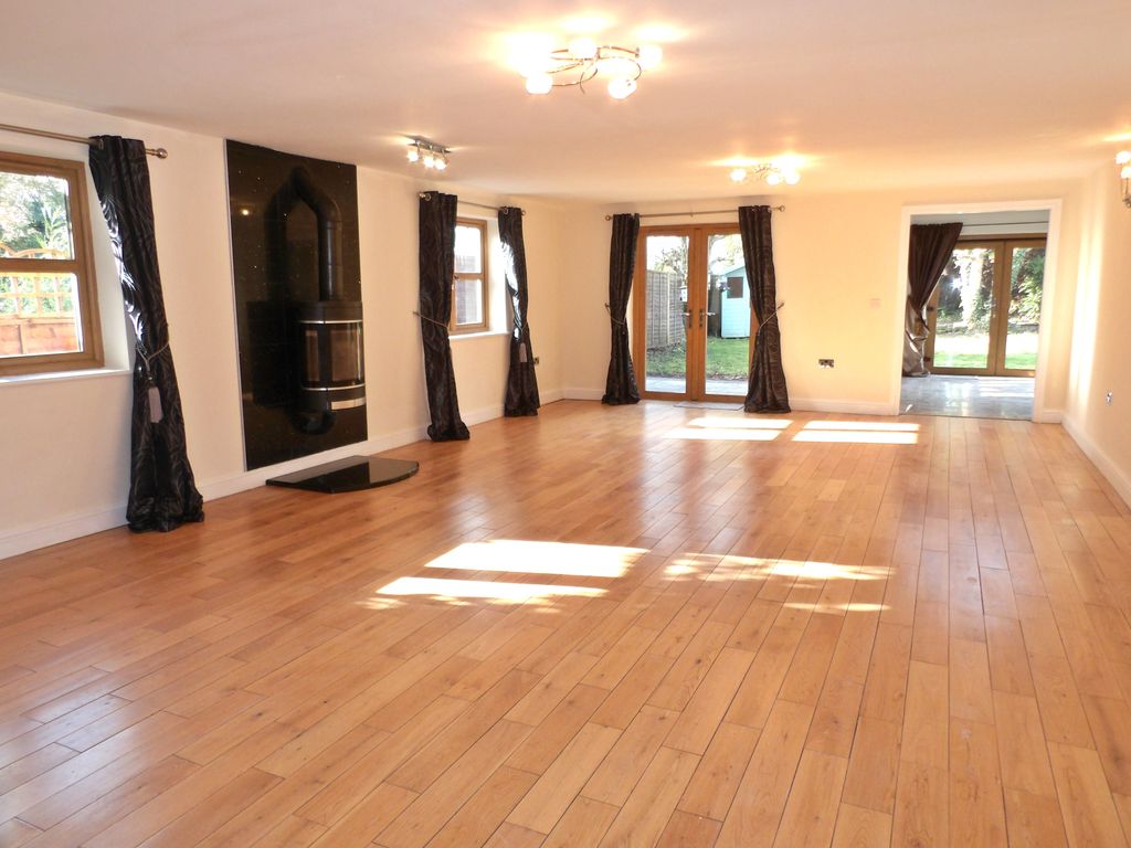 Property photo 3 of 21