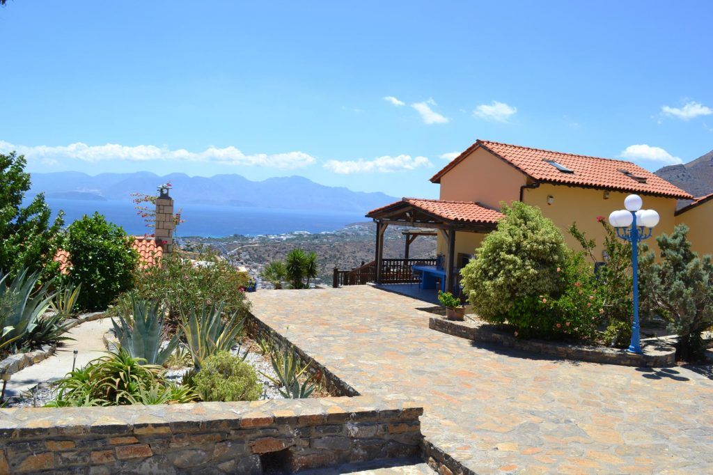 Property photo 3 of 47