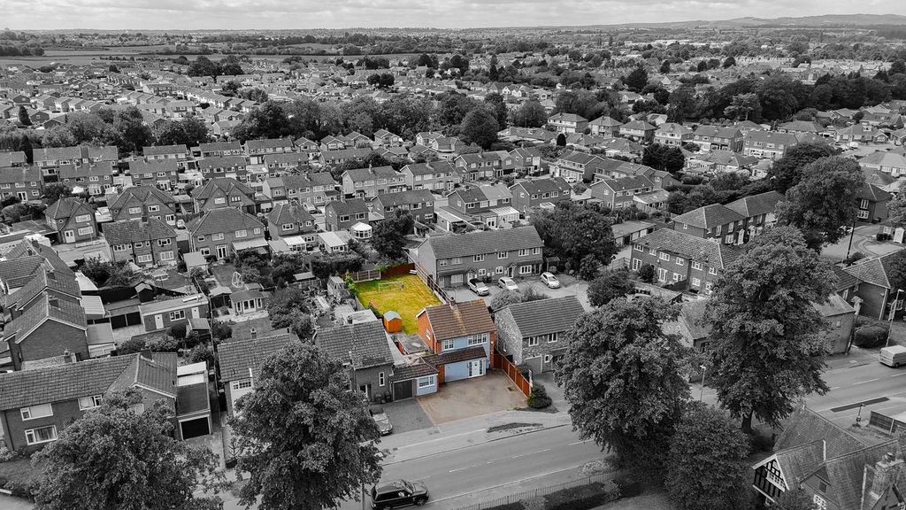 Property photo 3 of 20