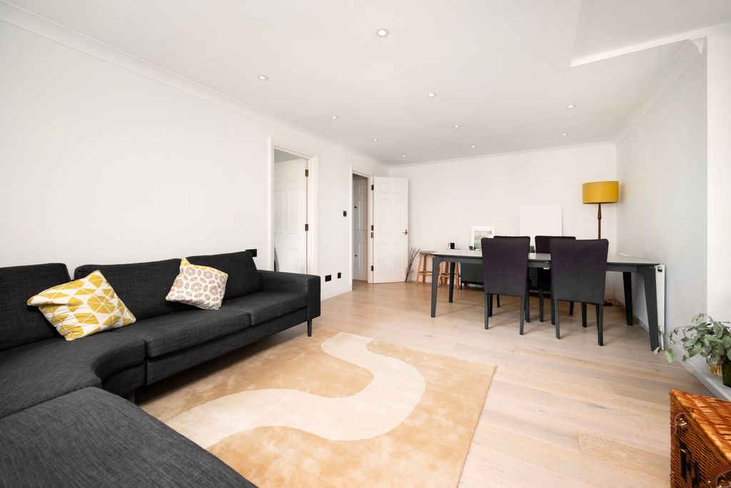 Property photo 2 of 12 Picture No. 11