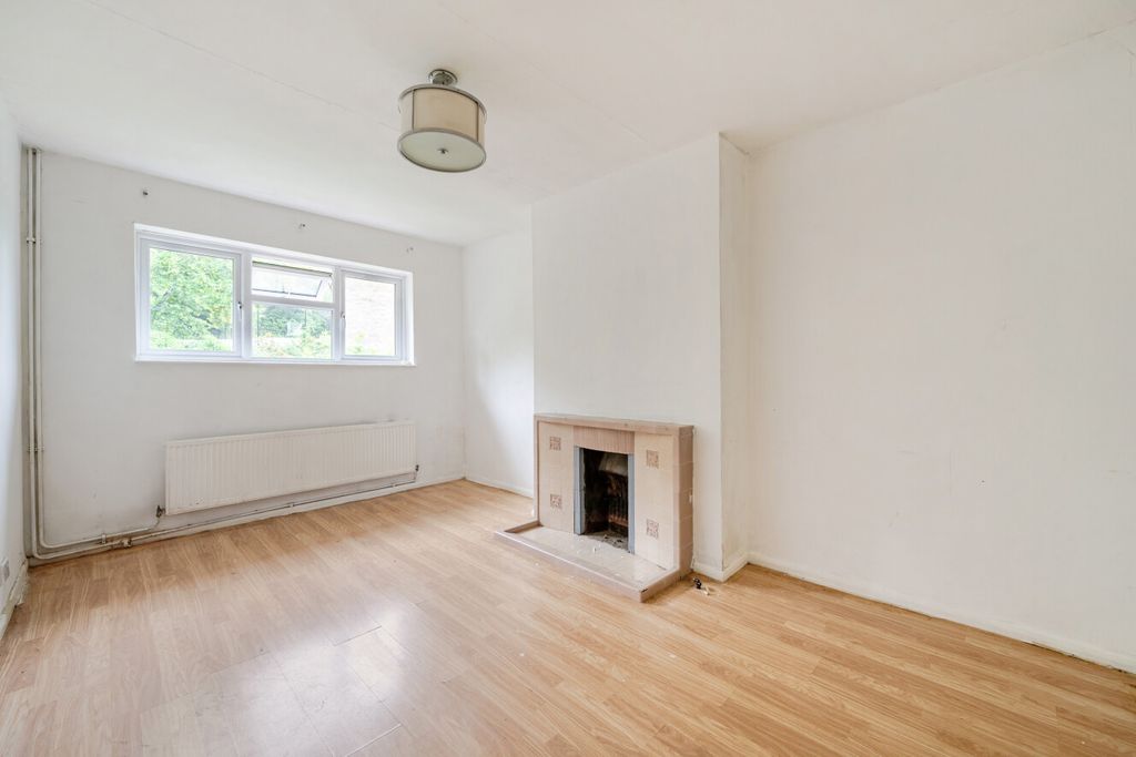 Property photo 2 of 10 1477559-8-6A2Aa23...