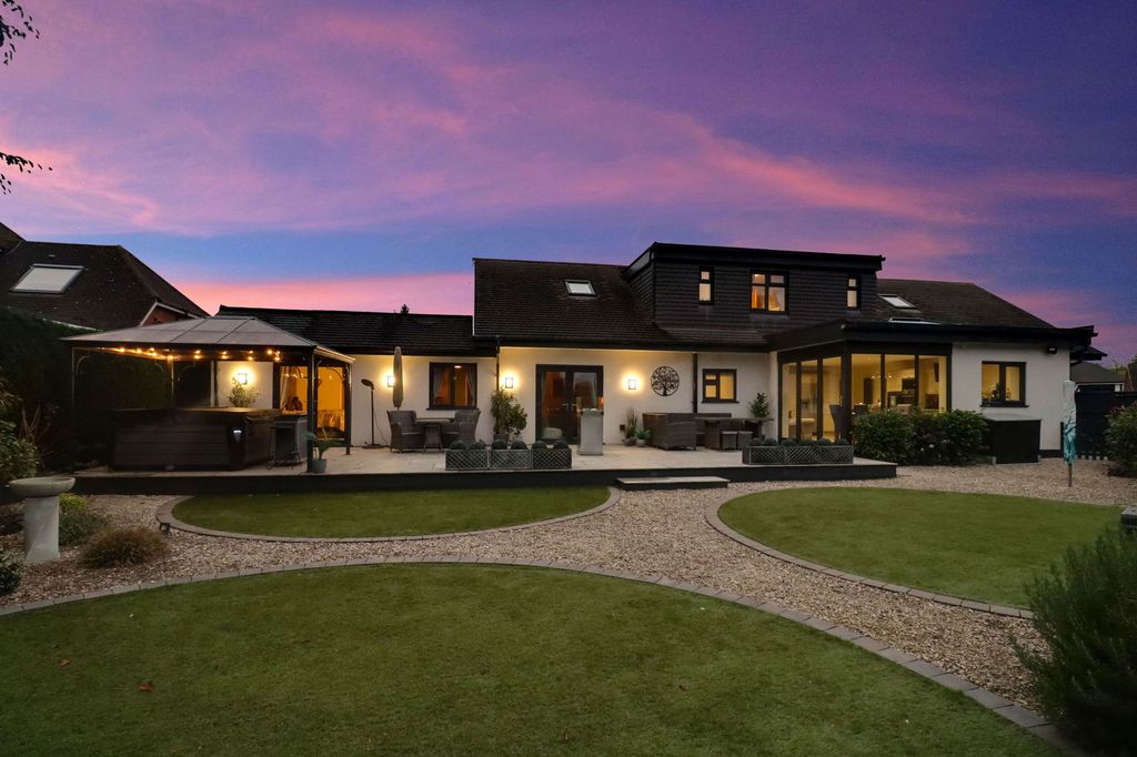 Property photo 2 of 50