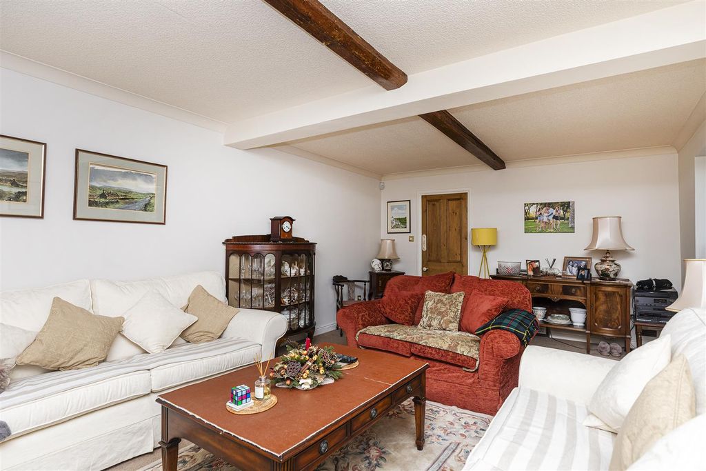 Property photo 3 of 46