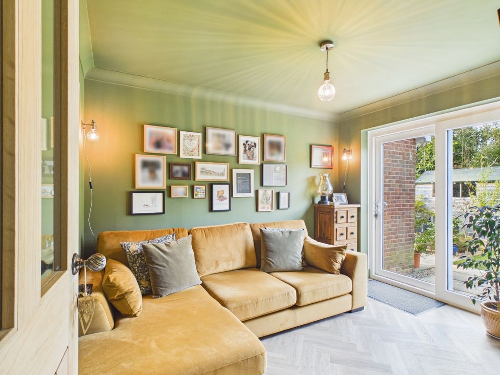 Property photo 3 of 31 4981825