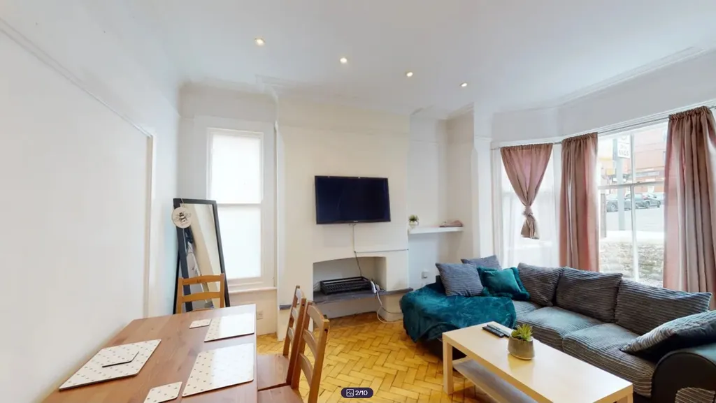 House in Nottingham, Nottinghamshire - View 3