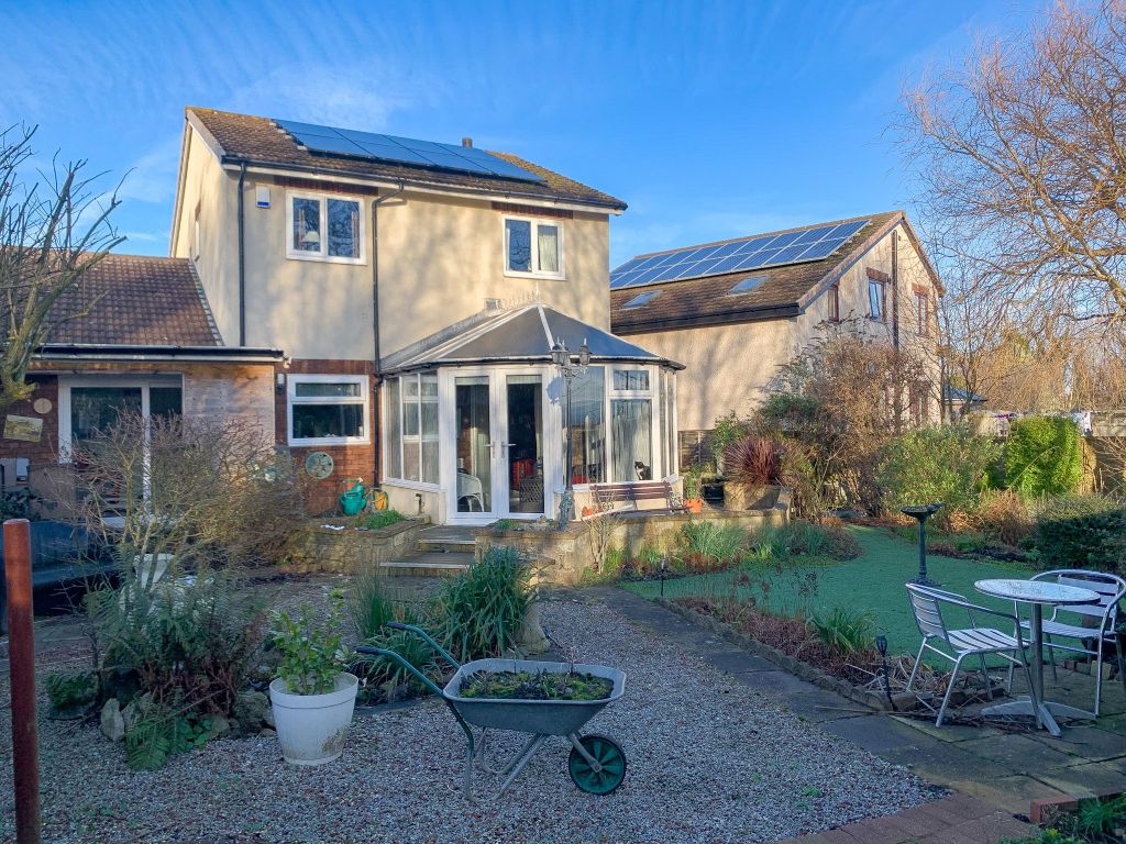 Property photo 2 of 21