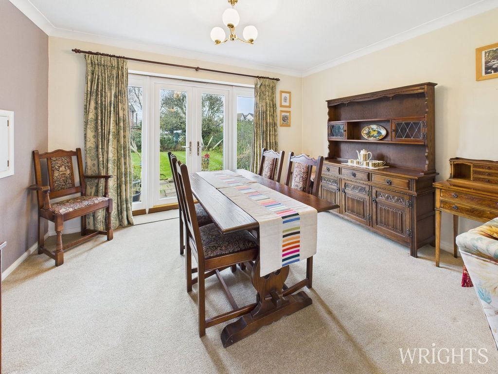 Property photo 3 of 18 Dining Room