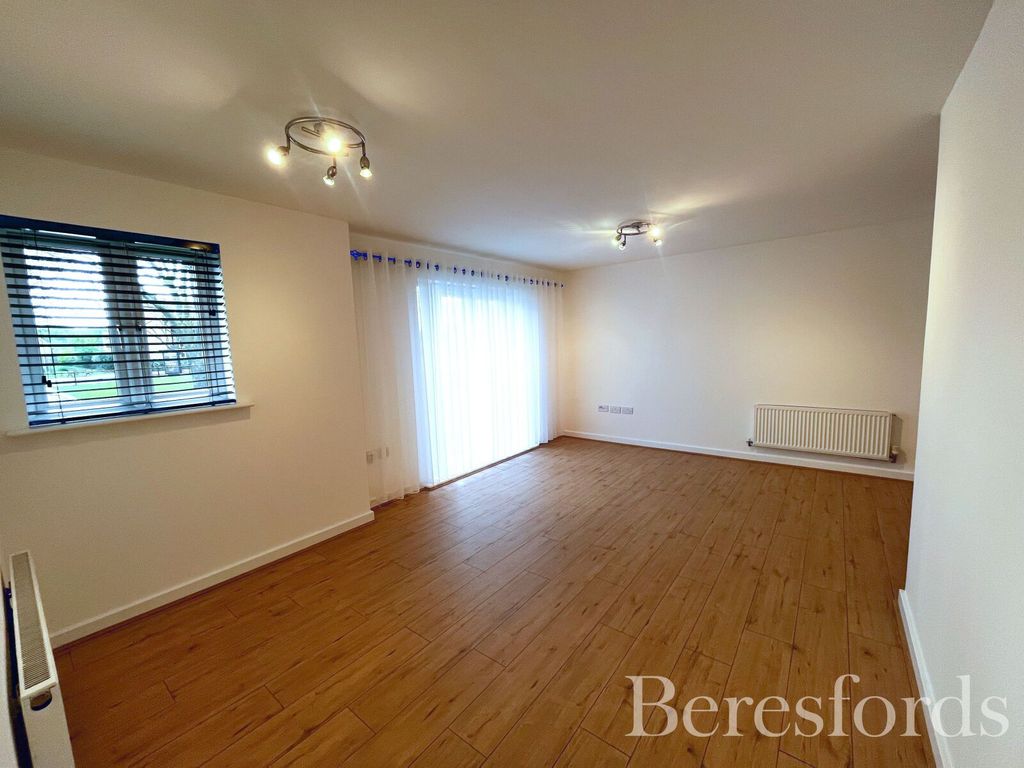 Property photo 3 of 24 Picture No. 04