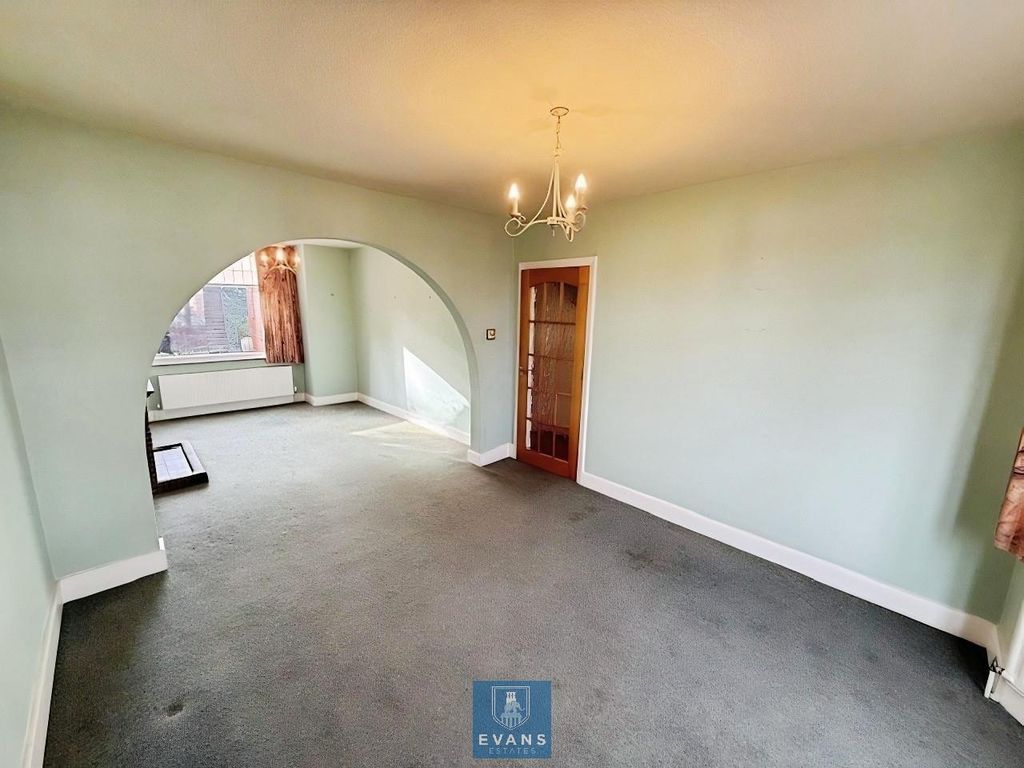 Property photo 2 of 14 Lounge