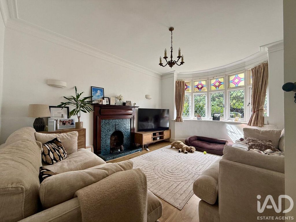 Property photo 2 of 12