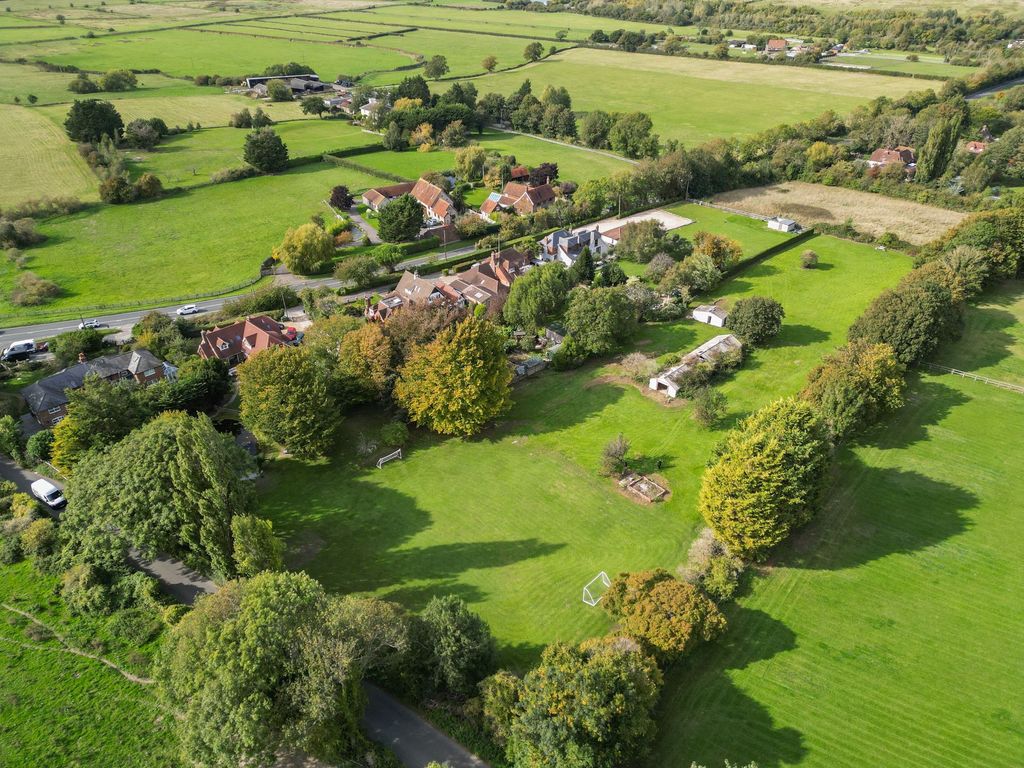 Property photo 2 of 41