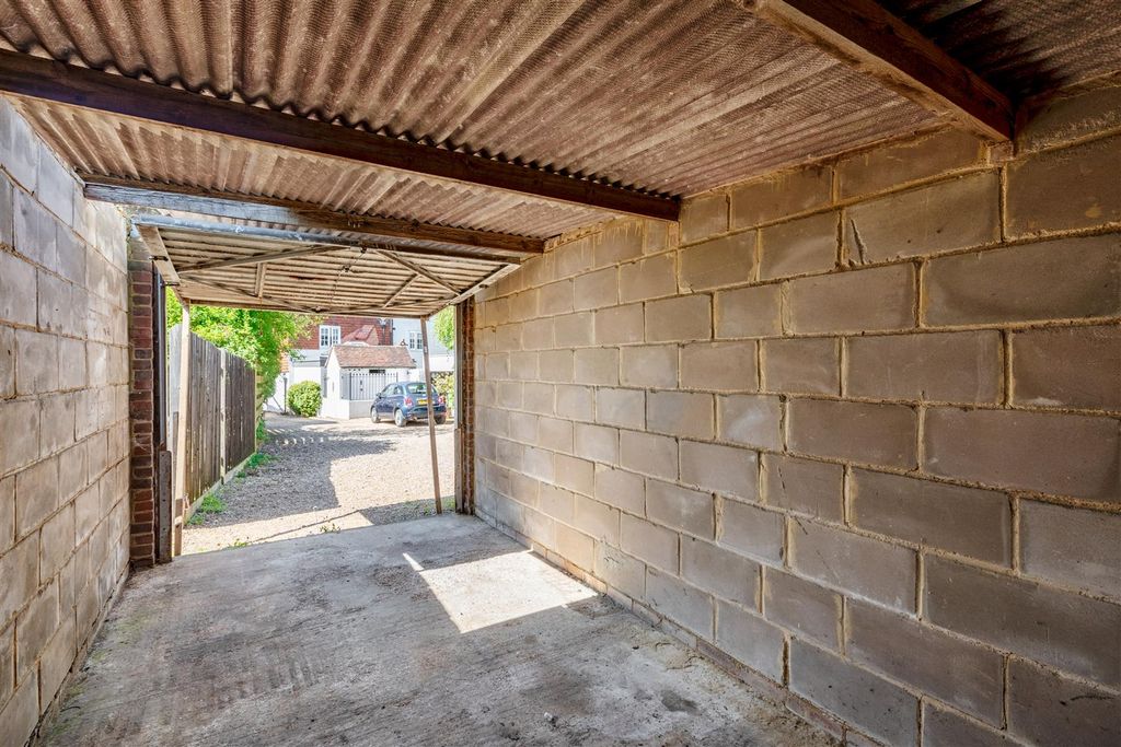 Property photo 2 of 5 Garage