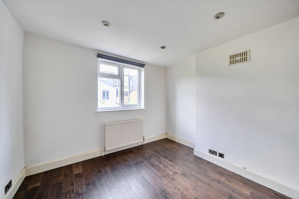 Property photo 3 of 12 1473080-3-6A21787...