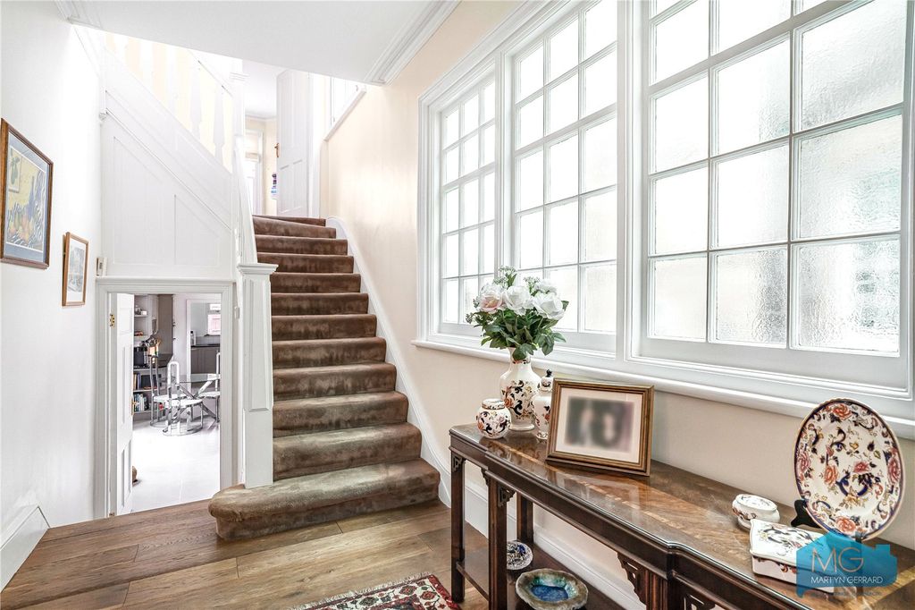 Property photo 2 of 33 Picture No. 19