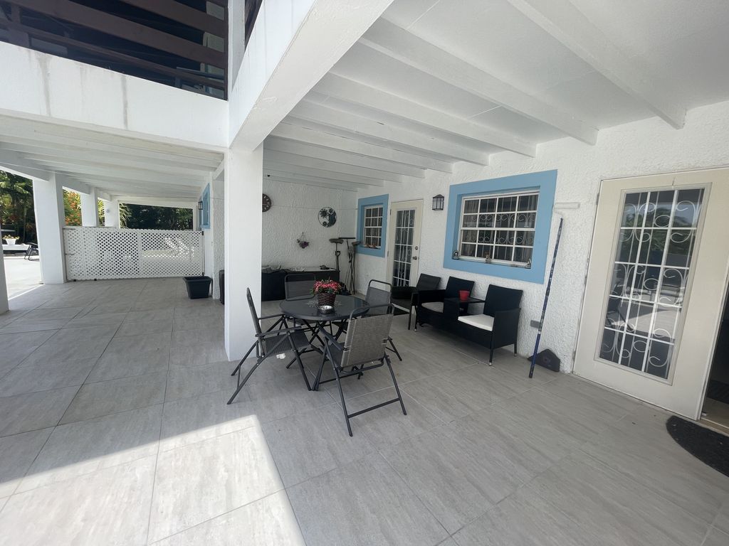 Property photo 3 of 52