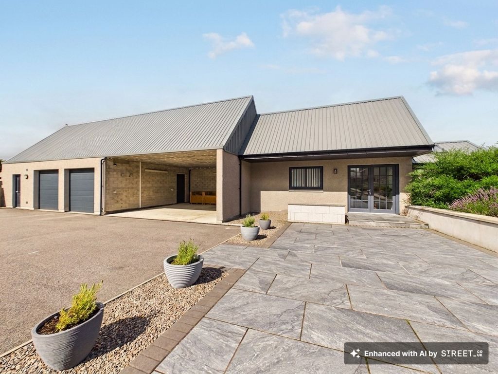 Property photo 3 of 61 Annexe