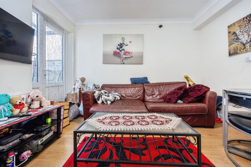Property photo 3 of 16