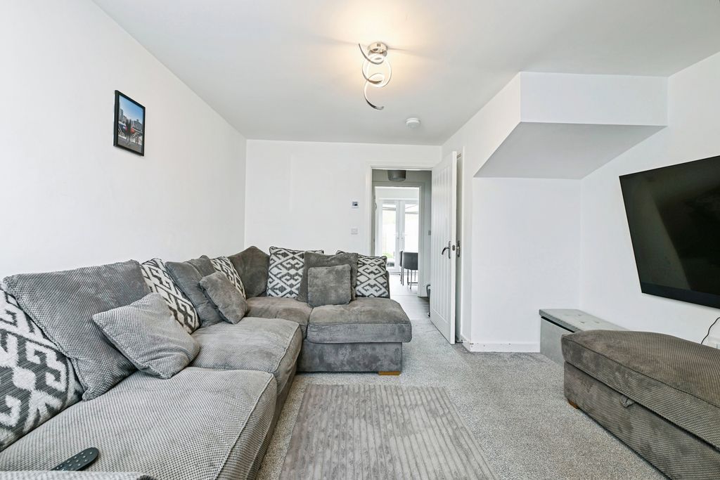 Property photo 3 of 15 Pbox-Img.Jpg