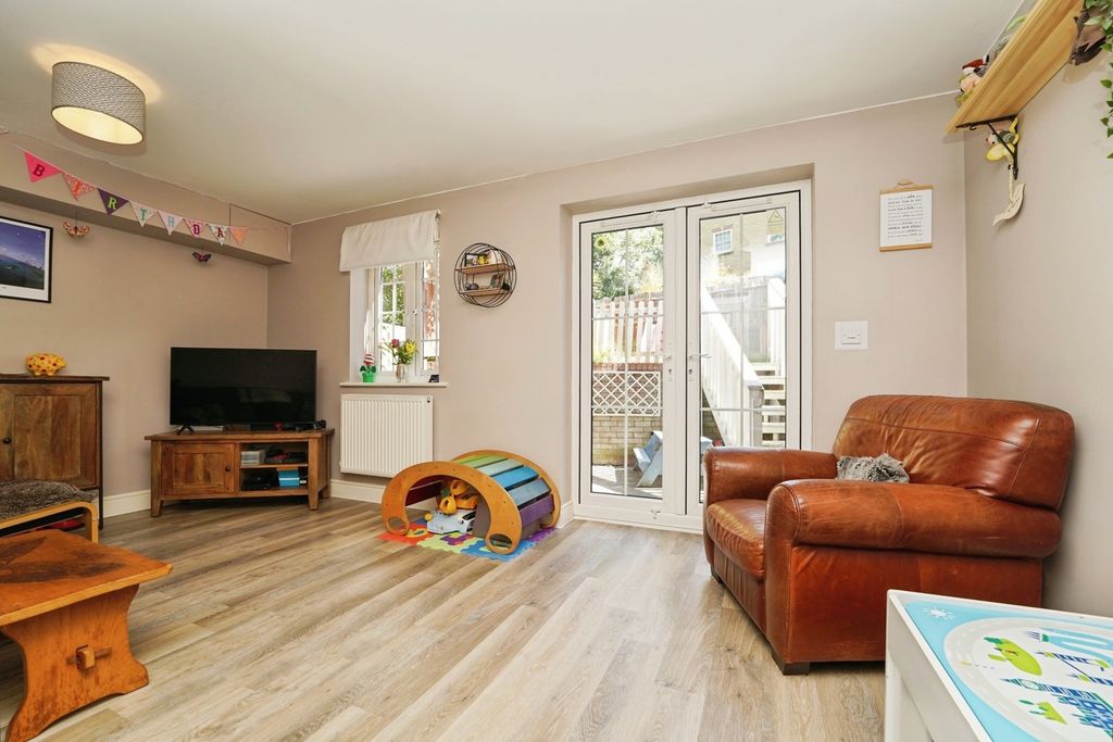 Property photo 2 of 18 Pbox-Img.Jpg