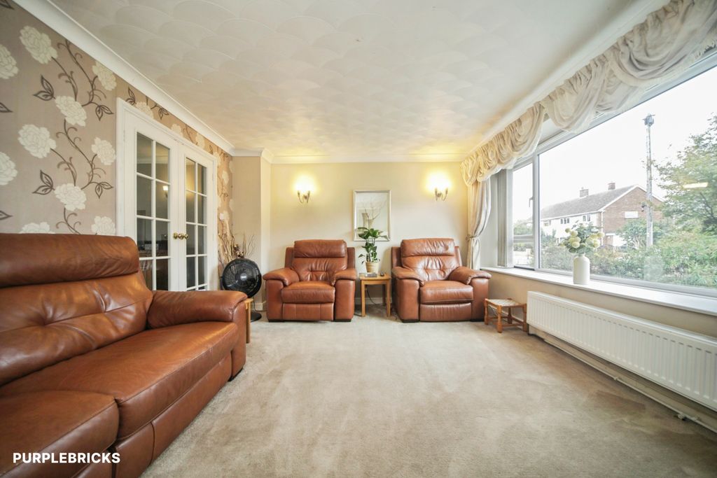 Property photo 3 of 31