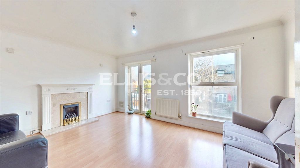 Property photo 2 of 17 Picture No. 15