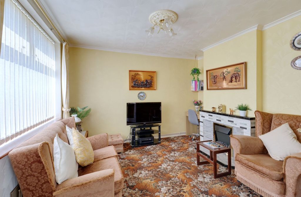 Property photo 2 of 16