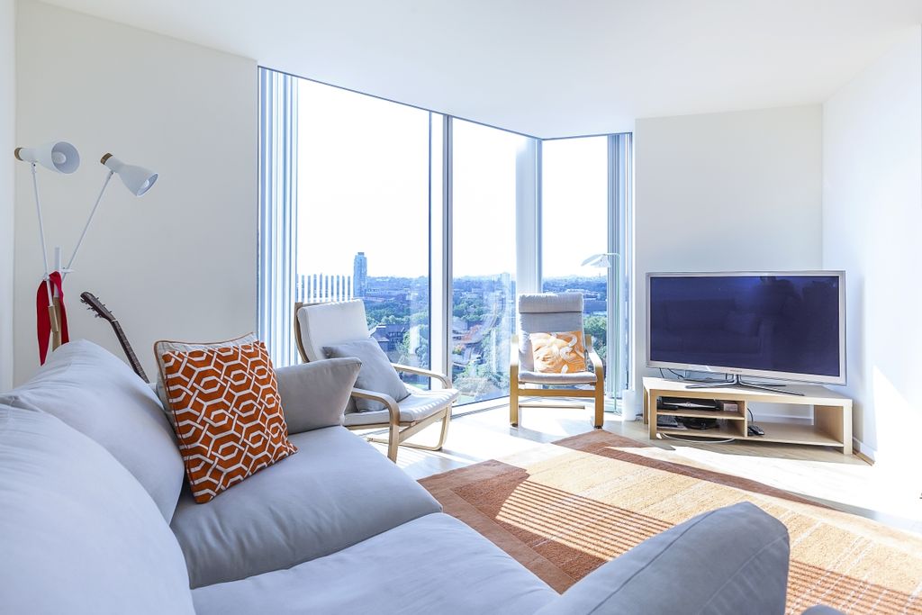 Property photo 1 of 26 Reception (4)