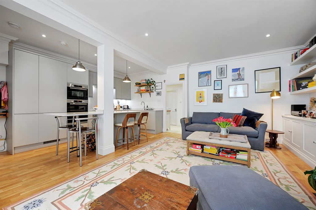 Property photo 3 of 11 Sinclair Road