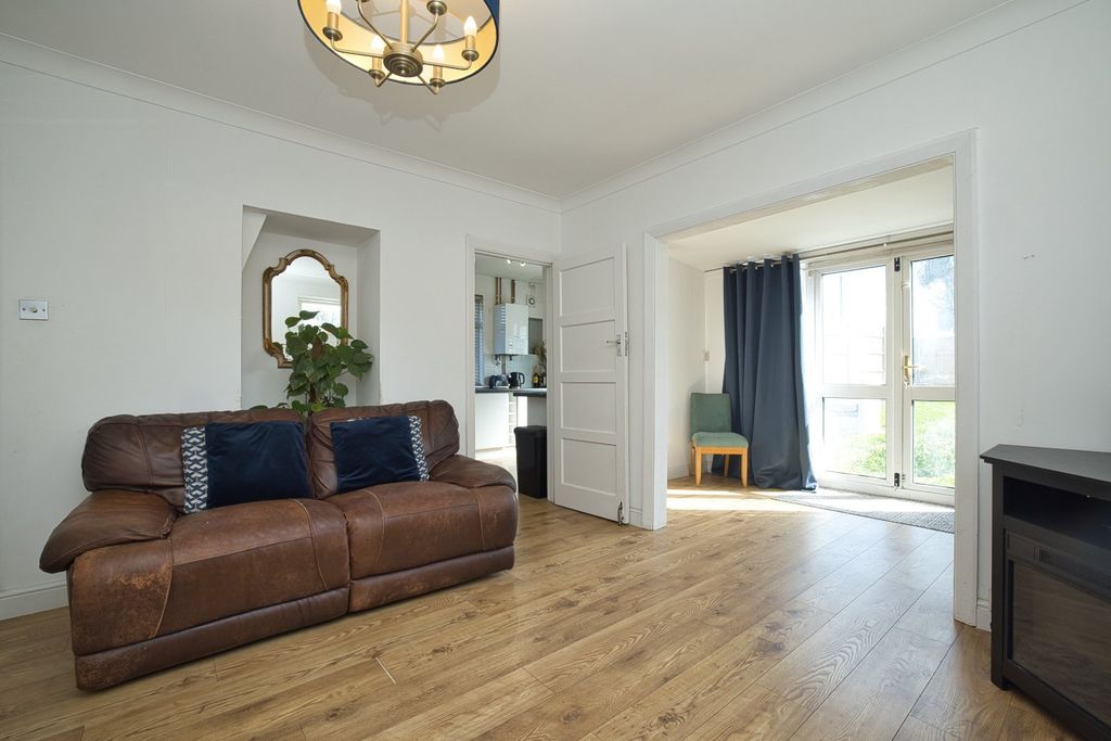 Property photo 2 of 15 Picture 2