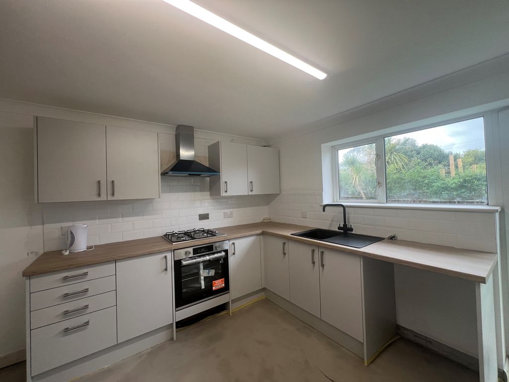 Property photo 1 of 8 Kitchen