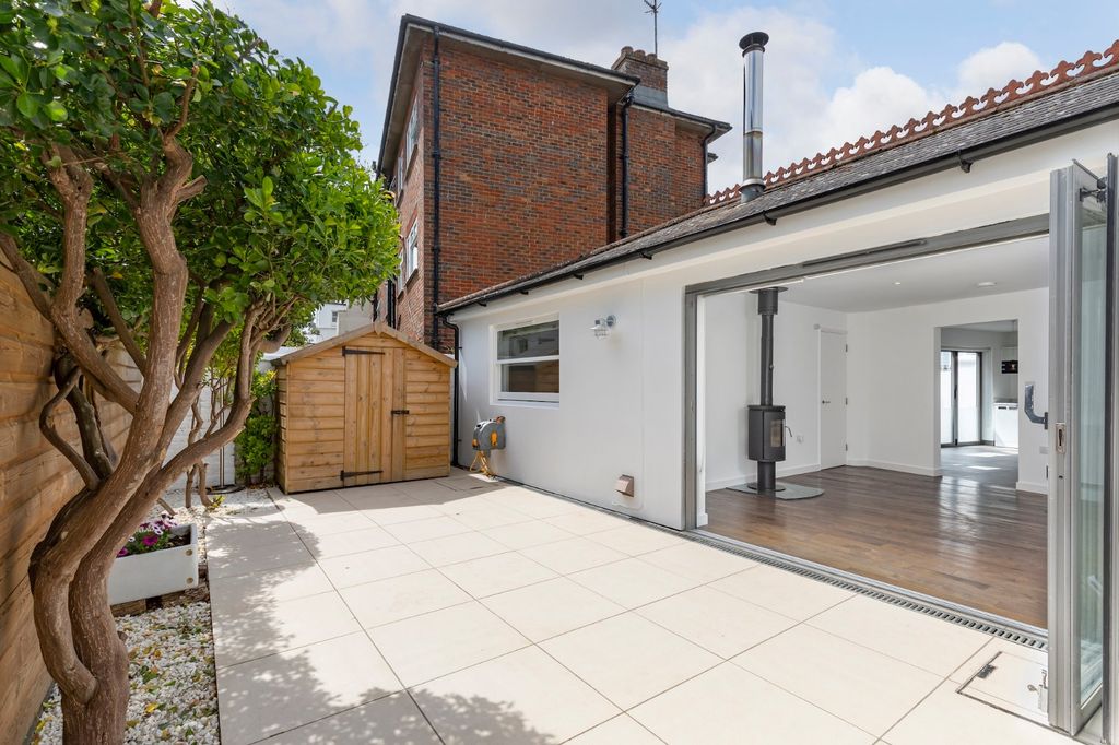 Property photo 1 of 19 Patio Garden