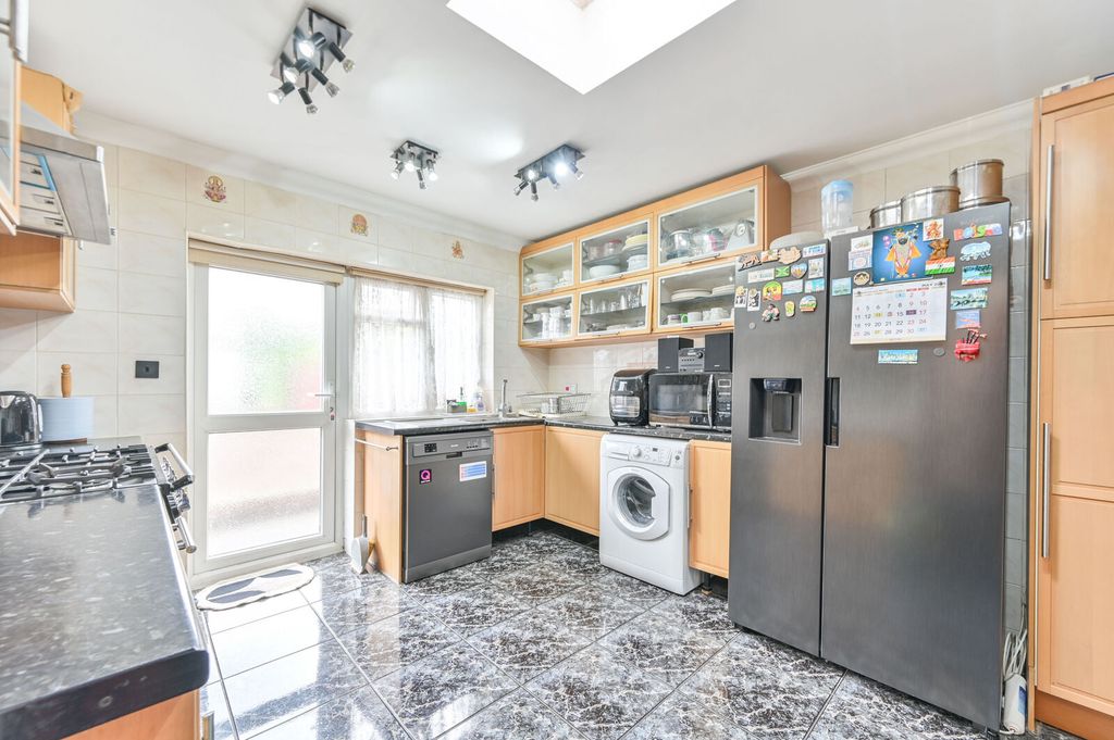 Property photo 2 of 17