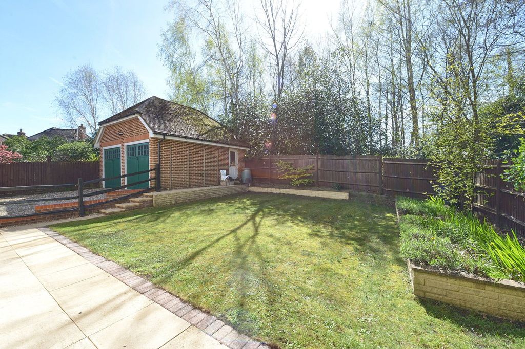 Property photo 2 of 19